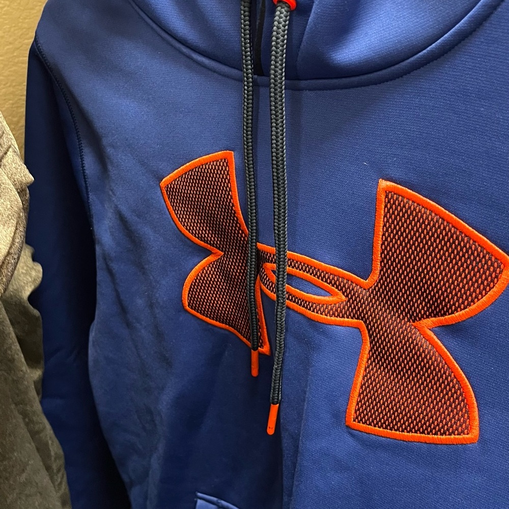 Clothes - Picture 2 of 14